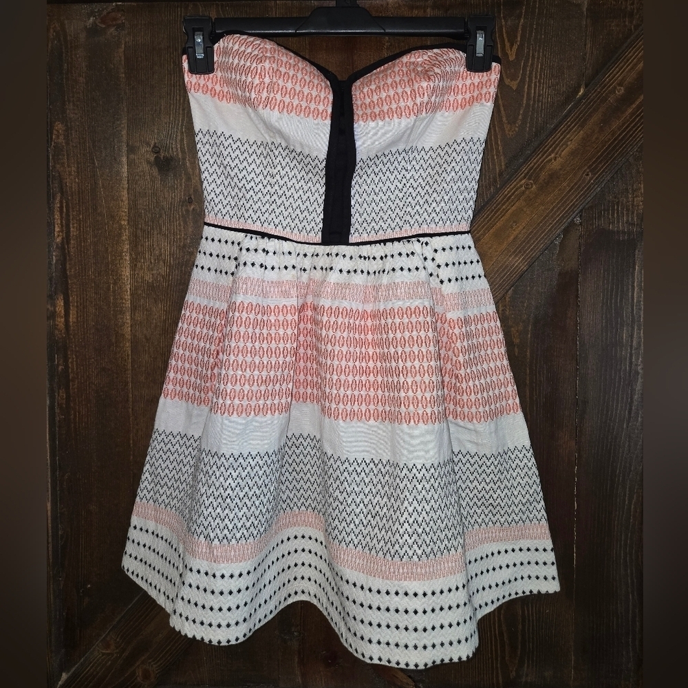 Strapless Patterned Dress - Picture 3 of 4